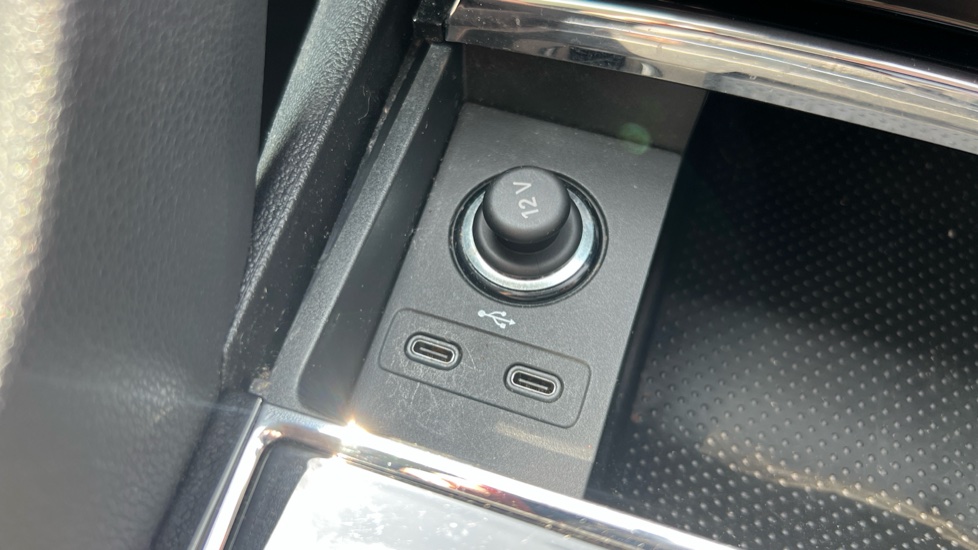 Skoda Karoq 1.5 TSI SE L 5dr DSG Petrol Estate - Image 29