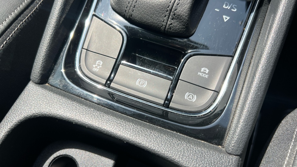 Skoda Karoq 1.5 TSI SE L 5dr DSG Petrol Estate - Image 30
