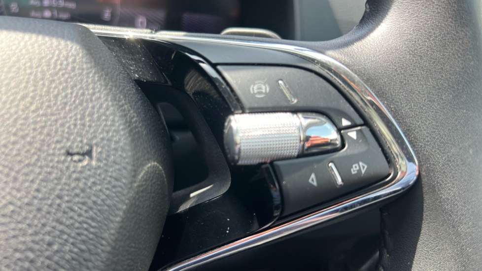 Skoda Karoq 1.5 TSI SE L 5dr DSG Petrol Estate - Image 34