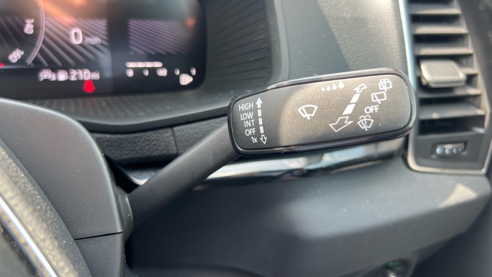 Skoda Karoq 1.5 TSI SE L 5dr DSG Petrol Estate - Image 36