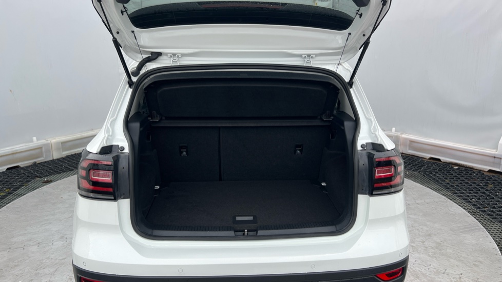 Volkswagen T-Cross 1.0 TSI Active 5dr Petrol Estate - Image 4