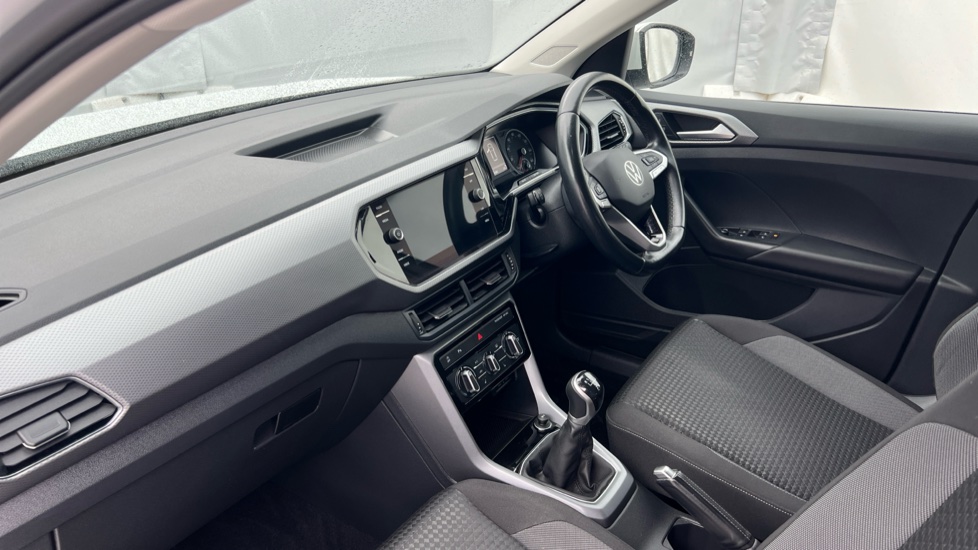 Volkswagen T-Cross 1.0 TSI Active 5dr Petrol Estate - Image 9
