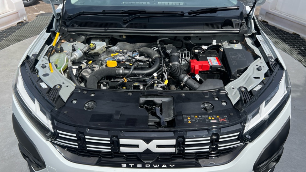 Dacia Sandero Stepway 1.0 TCe Expression 5dr Petrol Hatchback - Image 8