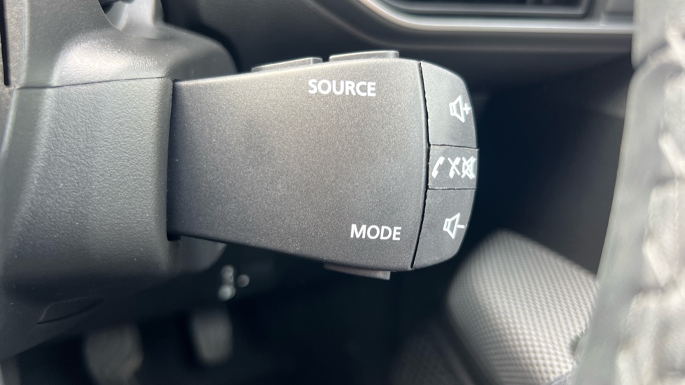 Dacia Sandero Stepway 1.0 TCe Expression 5dr Petrol Hatchback - Image 34