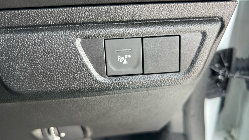 Dacia Sandero Stepway 1.0 TCe Expression 5dr Petrol Hatchback - Image 35