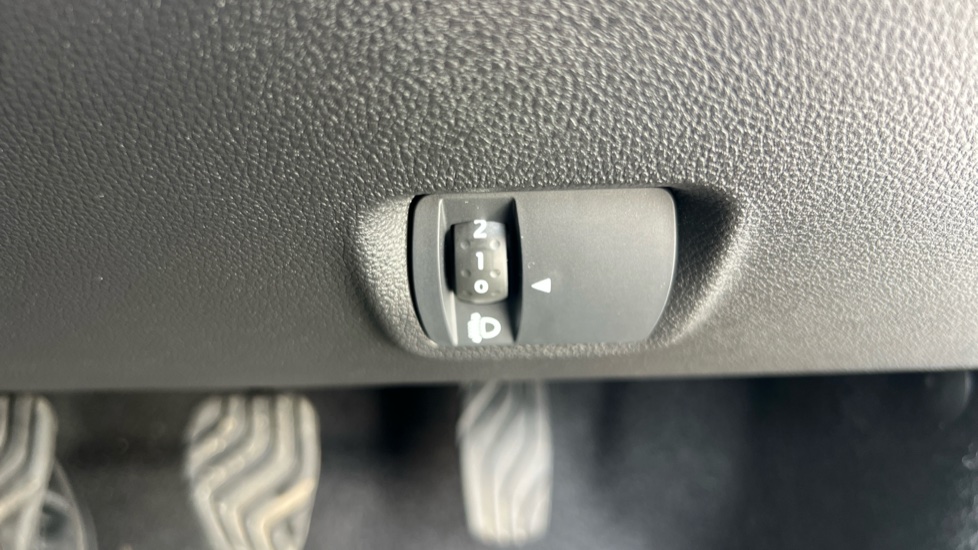 Dacia Sandero Stepway 1.0 TCe Expression 5dr Petrol Hatchback - Image 36