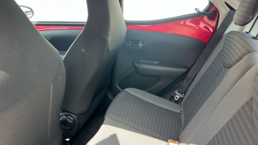 Toyota Aygo 1.0 VVT-i X-Play 5dr Petrol Hatchback - Image 16
