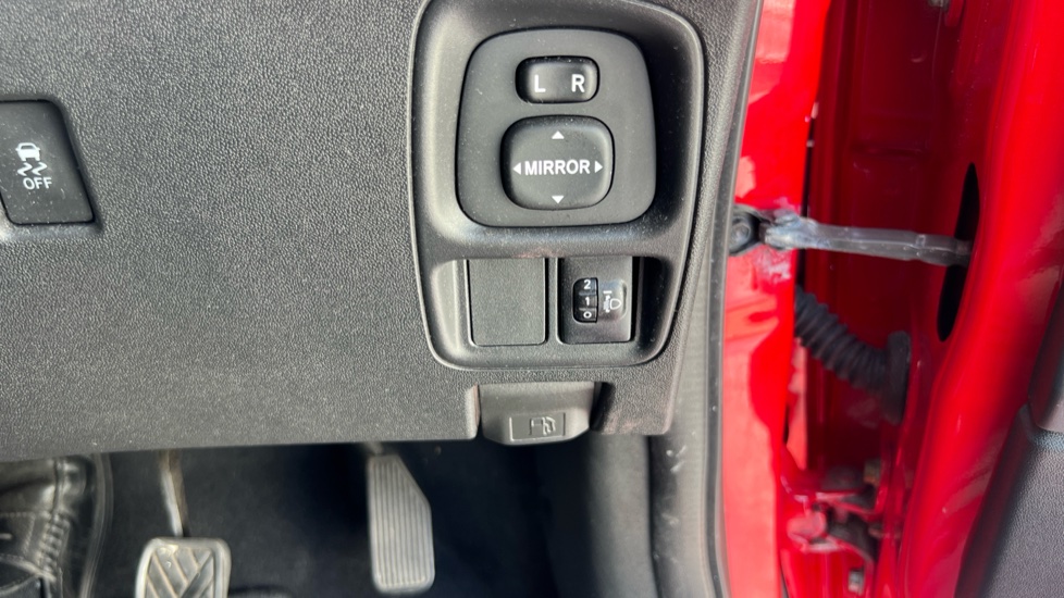 Toyota Aygo 1.0 VVT-i X-Play 5dr Petrol Hatchback - Image 31