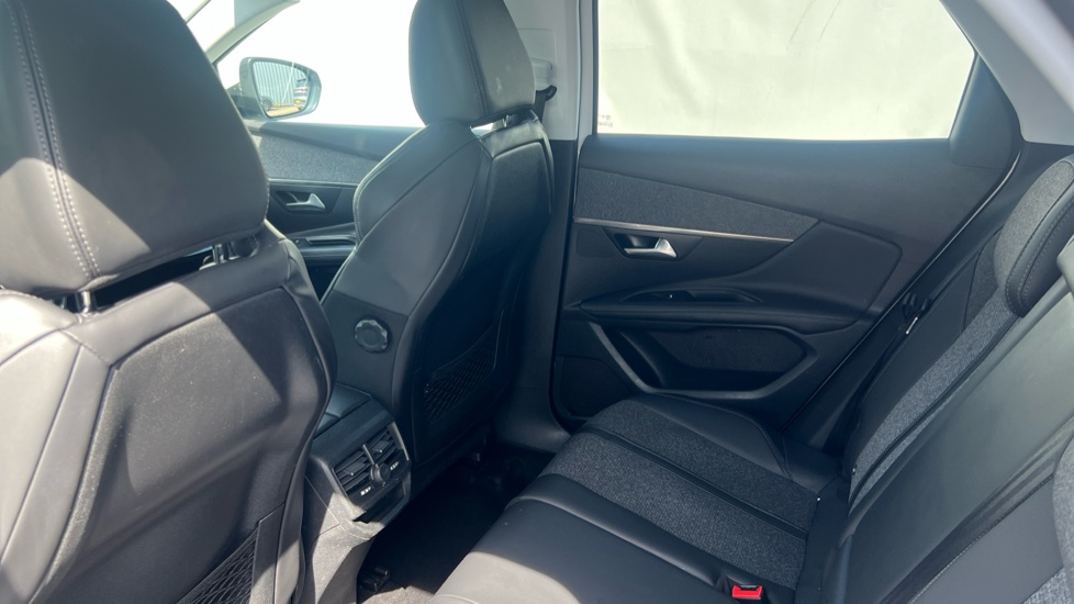 Peugeot 3008 1.5 BlueHDi Allure 5dr Diesel Estate - Image 16