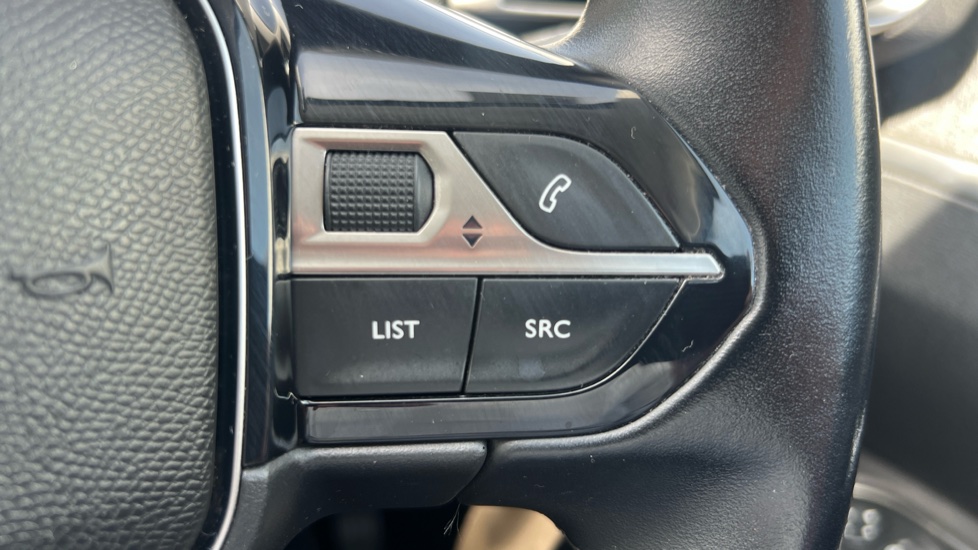 Peugeot 3008 1.5 BlueHDi Allure 5dr Diesel Estate - Image 32