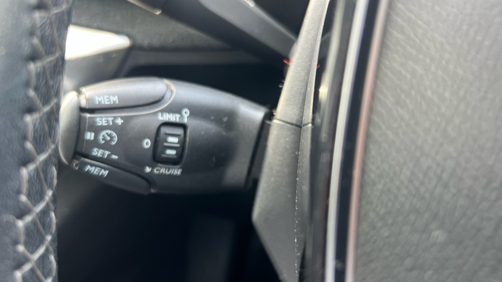 Peugeot 3008 1.5 BlueHDi Allure 5dr Diesel Estate - Image 34