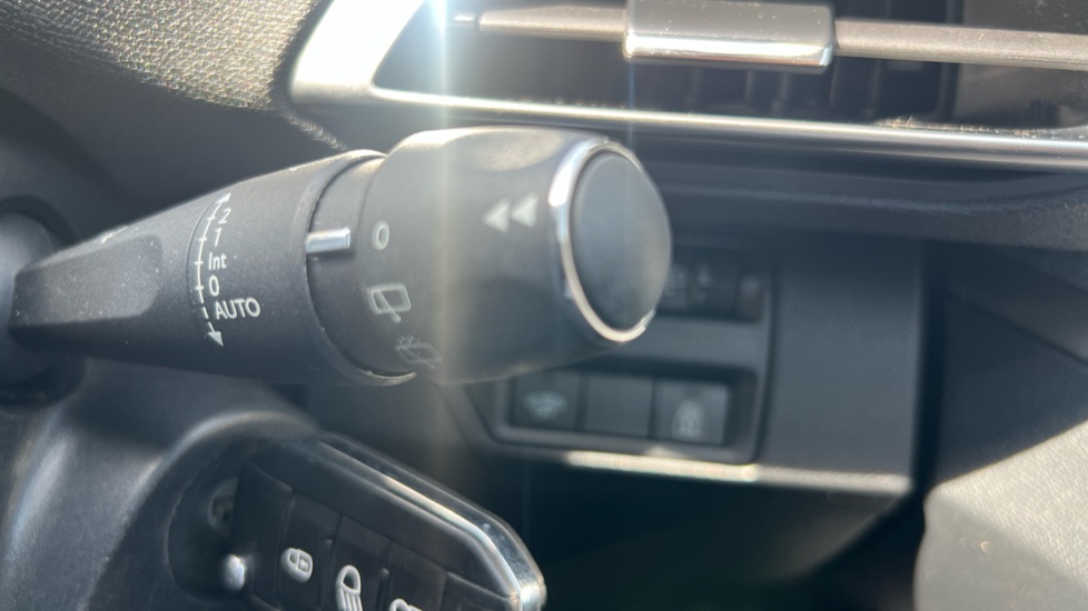 Peugeot 3008 1.5 BlueHDi Allure 5dr Diesel Estate - Image 35