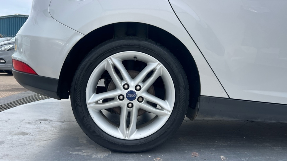 Ford Focus 1.5 TDCi 120 Titanium Navigation 5dr Diesel Hatchback - Image 7