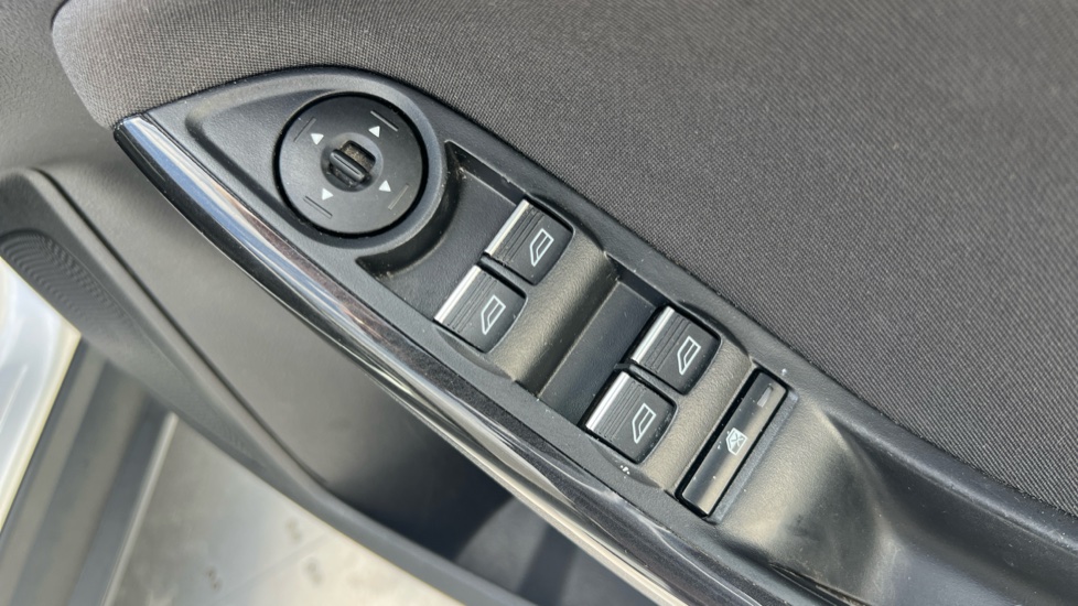 Ford Focus 1.5 TDCi 120 Titanium Navigation 5dr Diesel Hatchback - Image 39