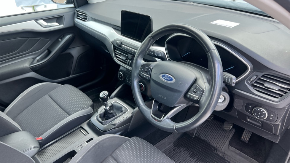 Ford Focus 1.0 EcoBoost 125 Zetec 5dr Petrol Hatchback - Image 11