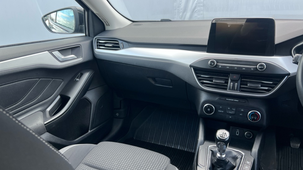Ford Focus 1.0 EcoBoost 125 Zetec 5dr Petrol Hatchback - Image 14