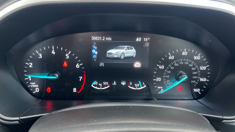 Ford Focus 1.0 EcoBoost 125 Zetec 5dr Petrol Hatchback - Image 18