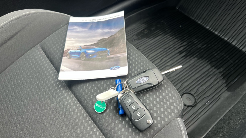 Ford Focus 1.0 EcoBoost 125 Zetec 5dr Petrol Hatchback - Image 19