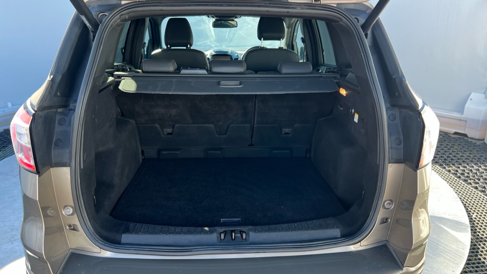 Ford Kuga 2.0 TDCi 180 ST-Line Edition 5dr Auto Diesel Estate - Image 4
