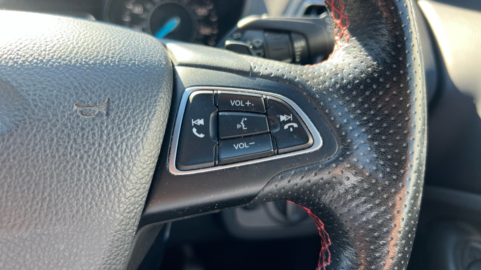 Ford Kuga 2.0 TDCi 180 ST-Line Edition 5dr Auto Diesel Estate - Image 36