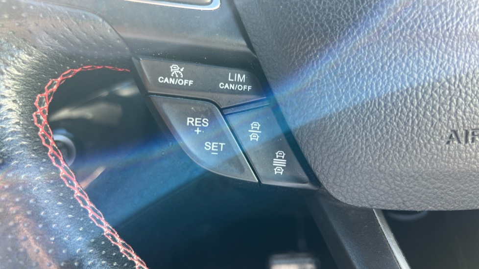 Ford Kuga 2.0 TDCi 180 ST-Line Edition 5dr Auto Diesel Estate - Image 37