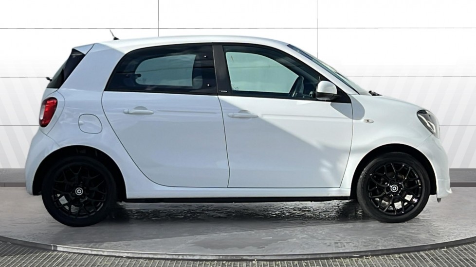 smart forfour hatchback 1.0 Urban Shadow Edition 5dr Petrol Hatchback - Image 5