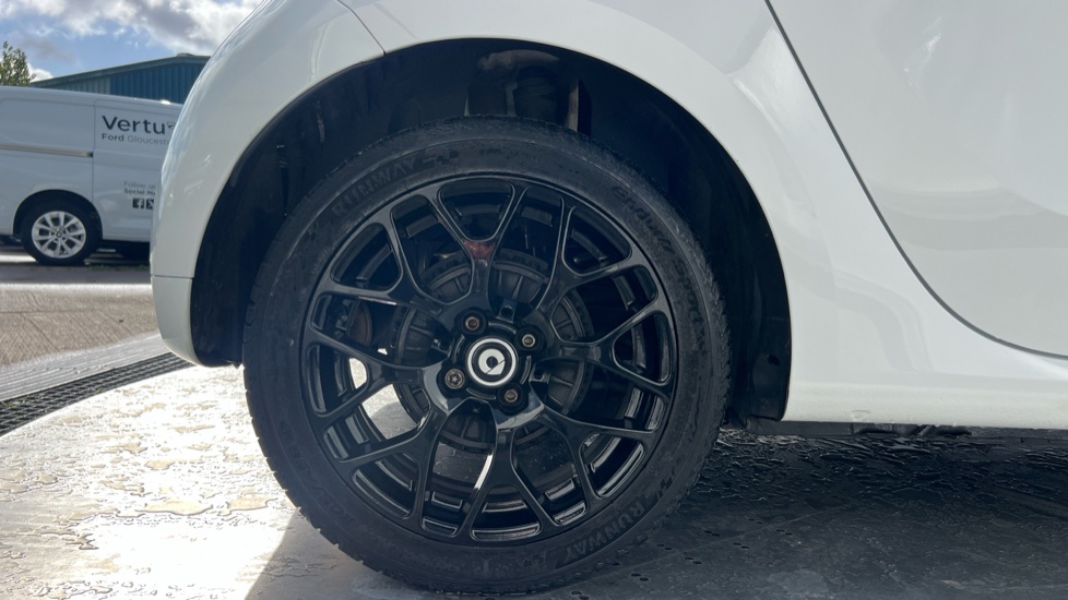 smart forfour hatchback 1.0 Urban Shadow Edition 5dr Petrol Hatchback - Image 7