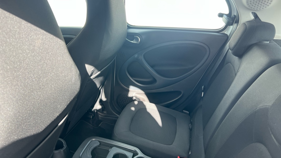 smart forfour hatchback 1.0 Urban Shadow Edition 5dr Petrol Hatchback - Image 16