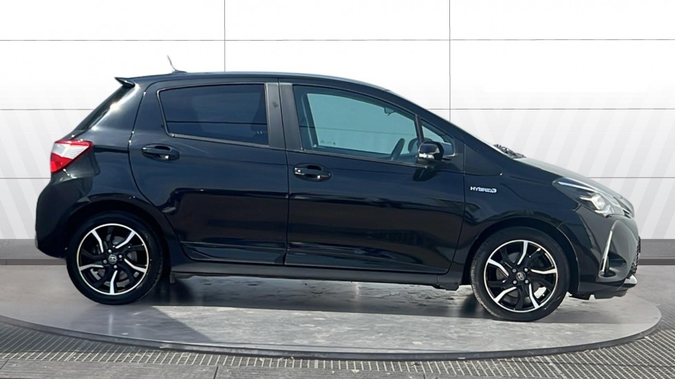 Toyota Yaris 1.5 Hybrid Design 5dr CVT Hybrid Hatchback - Image 5