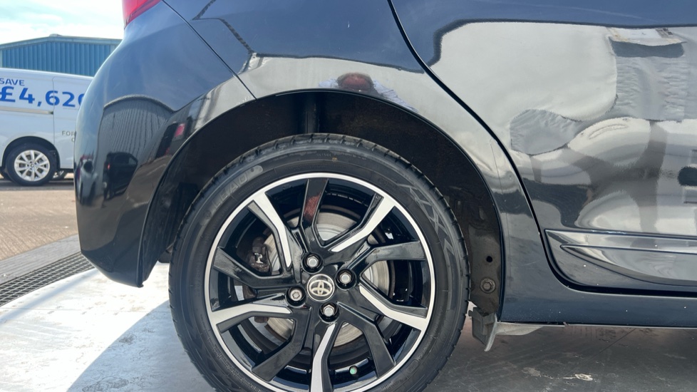 Toyota Yaris 1.5 Hybrid Design 5dr CVT Hybrid Hatchback - Image 7