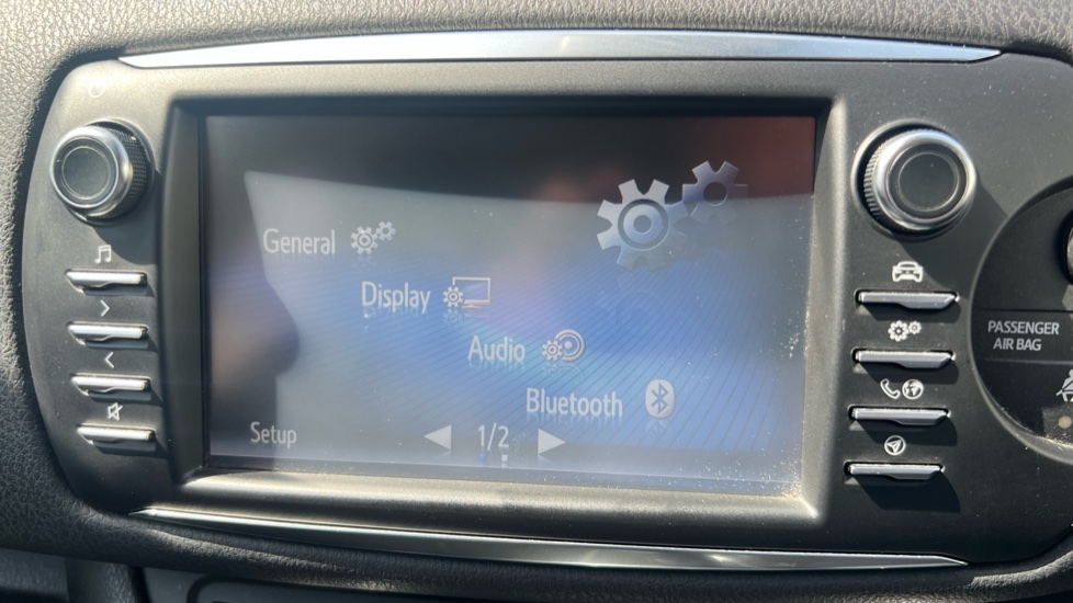 Toyota Yaris 1.5 Hybrid Design 5dr CVT Hybrid Hatchback - Image 12