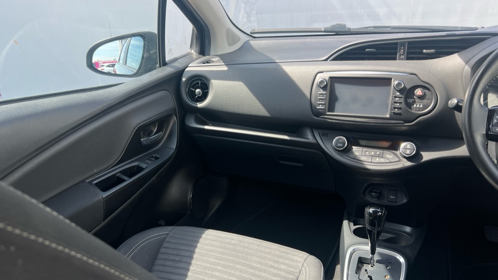 Toyota Yaris 1.5 Hybrid Design 5dr CVT Hybrid Hatchback - Image 14