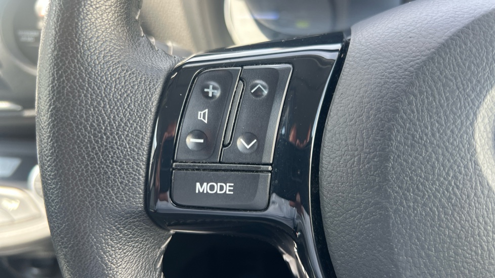 Toyota Yaris 1.5 Hybrid Design 5dr CVT Hybrid Hatchback - Image 29