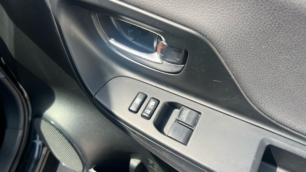 Toyota Yaris 1.5 Hybrid Design 5dr CVT Hybrid Hatchback - Image 35