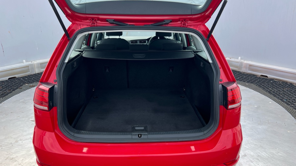 Volkswagen Golf 1.6 TDI S 5dr Diesel Estate - Image 4