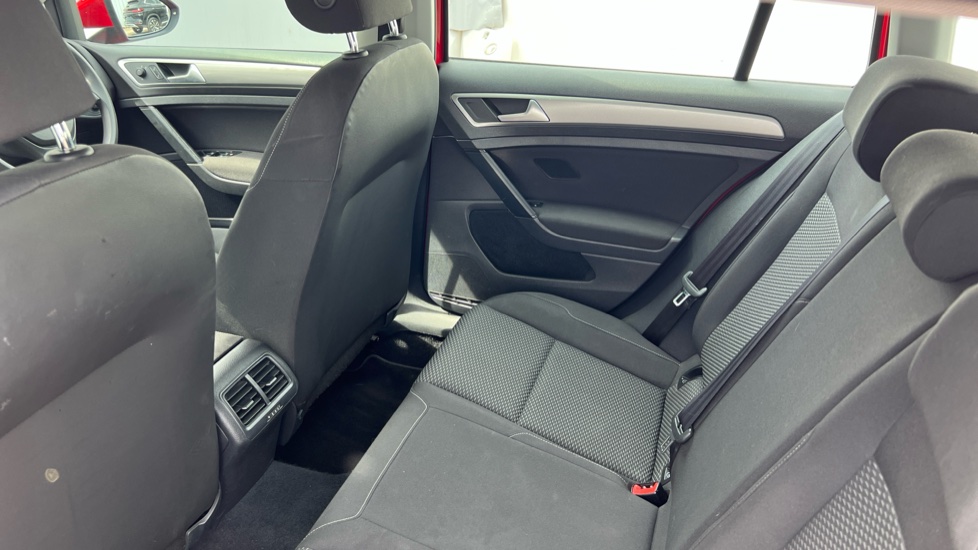 Volkswagen Golf 1.6 TDI S 5dr Diesel Estate - Image 16