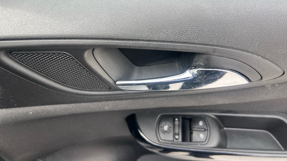 Vauxhall Corsa 1.4 [75] Griffin 3dr Petrol Hatchback - Image 33