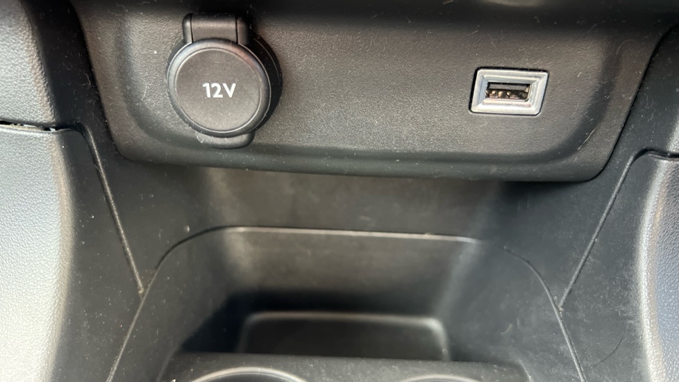 Citroen C3 1.2 PureTech 82 Feel Nav Edition 5dr Petrol Hatchback - Image 28
