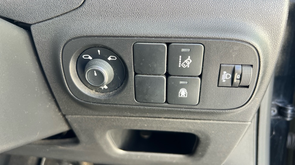 Citroen C3 1.2 PureTech 82 Feel Nav Edition 5dr Petrol Hatchback - Image 36