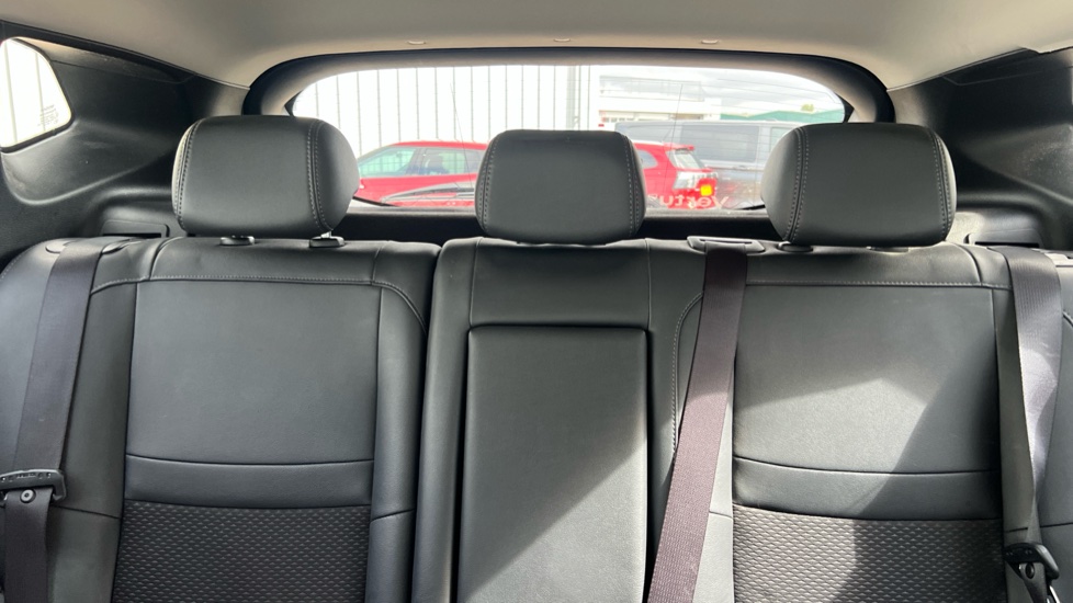 Nissan Qashqai 1.6 DiG-T N-Connecta 5dr Petrol Hatchback - Image 15