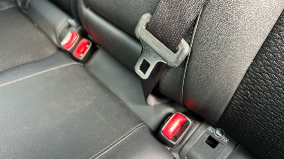 Nissan Qashqai 1.6 DiG-T N-Connecta 5dr Petrol Hatchback - Image 17