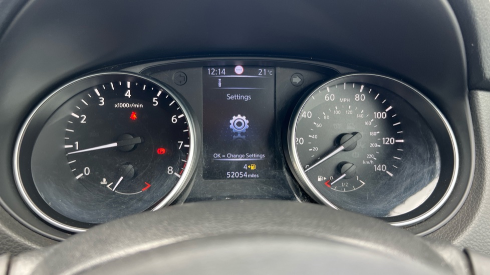 Nissan Qashqai 1.6 DiG-T N-Connecta 5dr Petrol Hatchback - Image 18