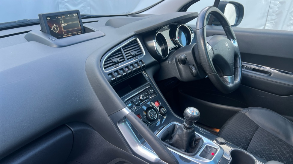 Peugeot 3008 1.6 BlueHDi 120 Allure 5dr Diesel Estate - Image 9