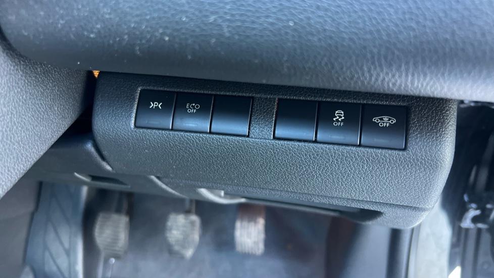 Peugeot 3008 1.6 BlueHDi 120 Allure 5dr Diesel Estate - Image 22