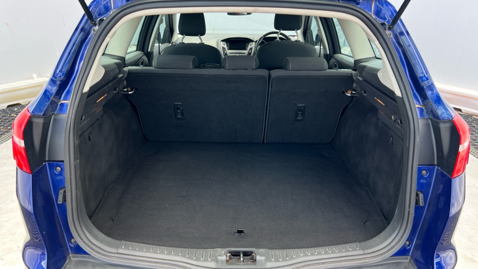 Ford Focus 1.5 TDCi 120 Zetec 5dr Diesel Estate - Image 4