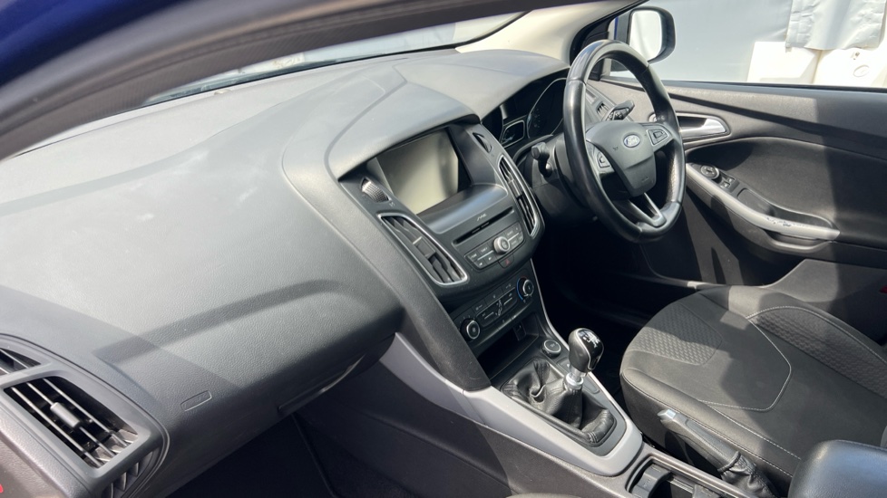 Ford Focus 1.5 TDCi 120 Zetec 5dr Diesel Estate - Image 9