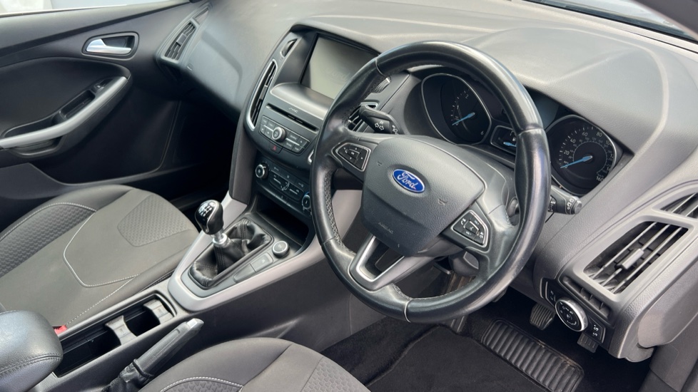 Ford Focus 1.5 TDCi 120 Zetec 5dr Diesel Estate - Image 11