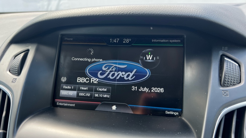 Ford Focus 1.5 TDCi 120 Zetec 5dr Diesel Estate - Image 12