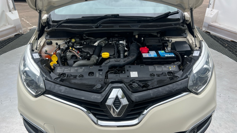 Renault Captur 1.5 dCi 110 Iconic Nav 5dr Diesel Hatchback - Image 8