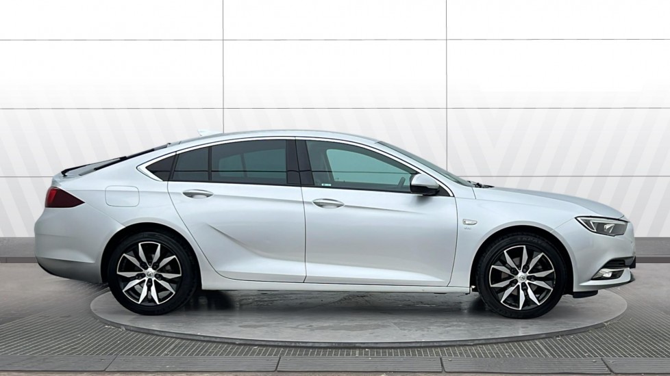 Vauxhall Insignia 1.5T SRi 5dr Petrol Hatchback - Image 5